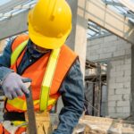 “Se fai l’influencer o il consulente finanziario guadagni facile e in poco tempo”. Sono tra i modelli di business più diffusi sui social, capaci di promettere un futuro rapido e attirare un numero crescente di giovani. Accade così che in Sicilia l’edilizia, pur rappresentando uno dei comparti fondamentali per l’economia regionale, non solo fatica a reperire manodopera, ma registra anche un progressivo aumento delle chiusure di imprese, non compensato da un adeguato ricambio generazionale.