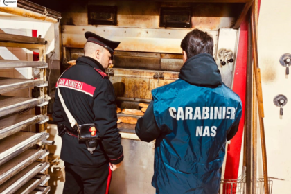 I Carabinieri del Nucleo Antisofisticazioni e Sanità (NAS) di Palermo hanno effettuato controlli mirati nelle pasticcerie del capoluogo durante il periodo pasquale, periodo in cui la produzione di dolci tradizionali registra un forte aumento. L’obiettivo delle verifiche era garantire che i prodotti immessi sul mercato rispettassero gli standard di sicurezza e qualità, a tutela della salute dei consumatori.