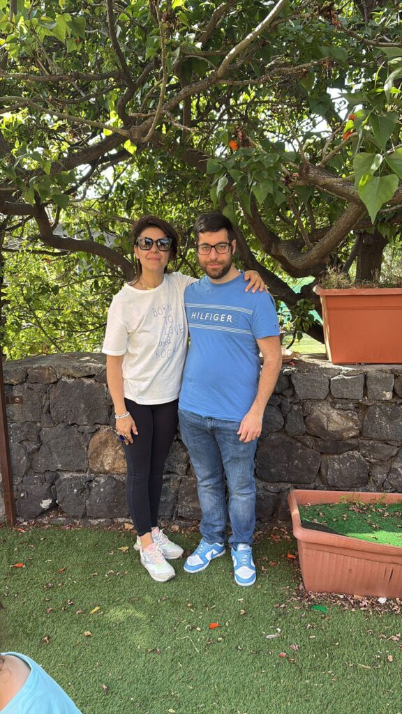 Inclusione lavorativa dei disabili, venerdì grande festa all’asilo Atelier nel Bosco per l’assunzione del maestro speciale Francesco