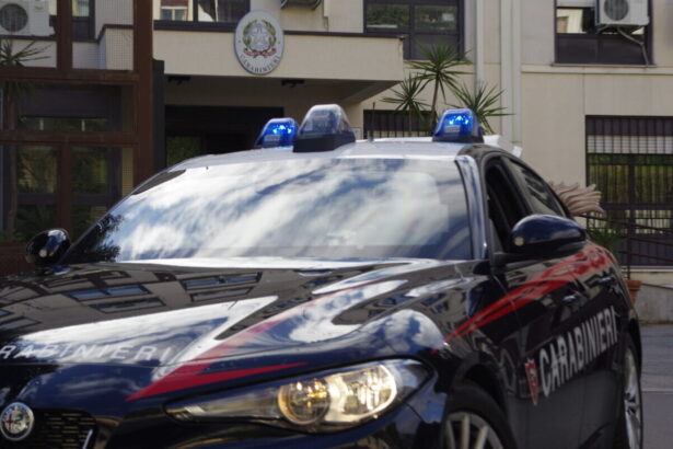 Monreale, operazione carabinieri: 70 identificati, 11 perquisizioni e numerose denunce in poche ore Prosegue senza sosta l’attività di prevenzione e contrasto all'illegalità diffusa da parte dei Carabinieri della Compagnia di Monreale. Nelle ultime ore, i militari della Sezione Radiomobile, con il supporto della locale Stazione, hanno attuato un servizio di controllo straordinario del territorio, focalizzato in particolare sulla sicurezza stradale e sul monitoraggio di soggetti sottoposti a misure restrittive.