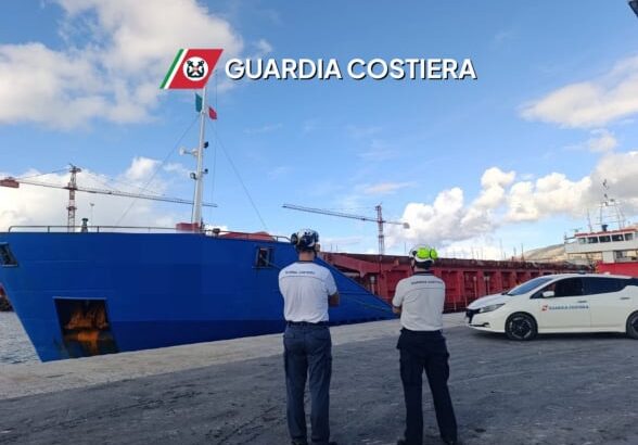 Nave da carico fermata nel porto di Palermo per gravi carenze di sicurezza. Il provvedimento è stato disposto dalla Guardia costiera al termine di un’ispezione effettuata all’arrivo dell’unità, battente bandiera portoghese.