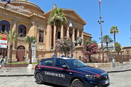Prosegue senza sosta l’attività di controllo del territorio dei Carabinieri della Compagnia Piazza Verdi, impegnati in un’operazione di monitoraggio delle strade cittadine volta a contrastare l’illegalità diffusa e a garantire la sicurezza dei residenti. Il bilancio parla di un uomo denunciato per porto d’armi e detenzione di sostanze stupefacenti, oltre all'arresto di due giovani colti in flagrante durante un tentativo di furto.