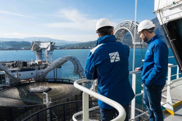 Duemila chilometri sotto il mare: il Tyrrhenian Link è realtà, la Sicilia ora è più connessa al resto d'Italia Il completamento della posa del ramo est del Tyrrhenian Link, l'elettrodotto in corrente continua di Terna, segna la conclusione delle opere marine tra Campania e Sicilia. Il collegamento è stato realizzato da Prysmian, che nel 2021 si è aggiudicata il contratto quadro per la progettazione, la fornitura, l’installazione e il collaudo di oltre 1.500 km di cavi per i principali collegamenti di Terna.