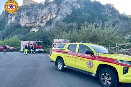 Soccorso Alpino e Speleologico Siciliano (CNSAS SASS) in intervento ad Ispica (Rg), in una cava sottostante Convento di Santa Maria di Gesù, per il recupero di una persona precipitata dalla parete. Nel primo pomeriggio di sabato, la Centrale Operativa 118 di Catania ha attivato il Servizio Regionale Sicilia del Soccorso Alpino e Speleologico.