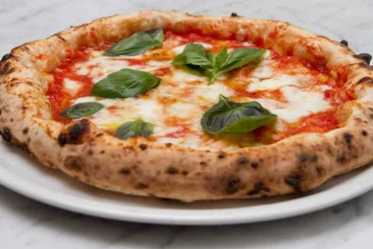 Palermo è la città italiana con i rincari più pesanti degli ultimi cinque anni nel settore della ristorazione informale. Lo certifica l'Osservatorio Prezzi e Tariffe del Ministero delle Imprese e del Made in Italy.