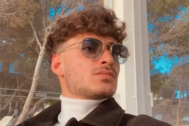Favara piange Gabriele Vaccaro, il 25enne originario del comune agrigentino ucciso a Pavia nella notte tra sabato e domenica. Per il suo omicidio è stato fermato un 17enne di origini egiziane, al termine di un lungo interrogatorio in Questura.