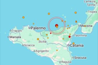 Una scossa di terremoto di magnitudo 3.3 è stata registrata oggi pomeriggio alle 14:49 sulla costa siciliana nord-orientale, in provincia di Messina. Il sisma, localizzato dalla Sala Sismica INGV di Roma, ha avuto epicentro alle coordinate 38.14°N, 14.56°E, con ipocentro a 6 chilometri di profondità.