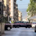 Una ragazza di 21 anni è stata raggiunta da un proiettile alla testa questa notte in via La Lumia, a Palermo. Ricoverata in codice rosso a Villa Sofia, dovrà essere operata: il proiettile ha fratturato l'osso frontale ed è rimasto sotto cute.
