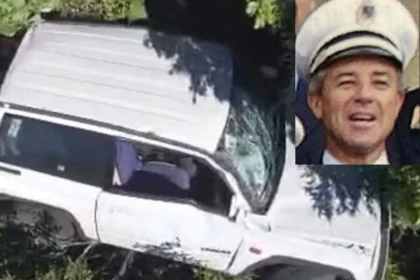Non è sopravvissuto Francesco Patamia, 68 anni, ex ispettore della Polizia locale di Acireale: l'uomo è rimasto travolto dalla sua Suzuki Vitara, scivolata oltre il ciglio di un terreno privato e caduta in un dirupo di circa quattro metri nella frazione marinara di Santa Maria La Scala. Inutile ogni tentativo di soccorso: i sanitari del 118, giunti sul posto insieme ai Vigili del fuoco e agli agenti della Polizia locale, non hanno potuto fare altro che accertarne il decesso.
