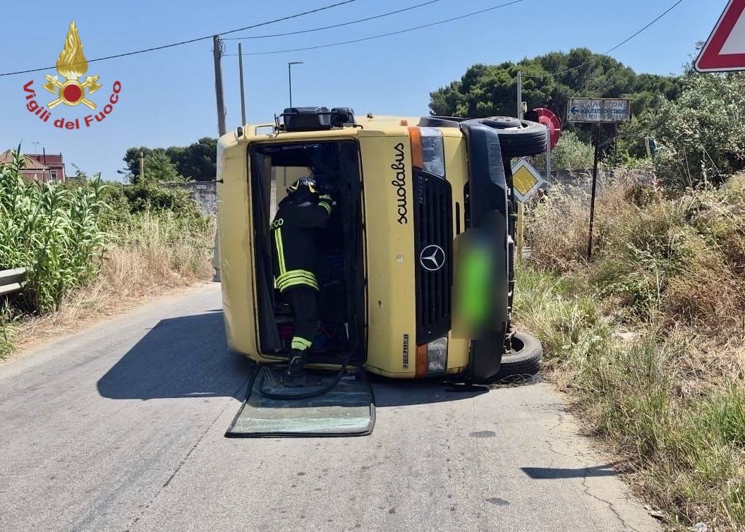 Scuolabus ribaltato a Mazara, due bimbi in gravi condizioni: venti feriti in tutto