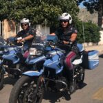 Un uomo di 30 anni è stato arrestato a Palermo dagli agenti del Commissariato Mondello con l'accusa di detenzione ai fini di spaccio. Nella sua abitazione sono stati sequestrati circa 1,8 chilogrammi di hashish, materiale per il confezionamento delle dosi e 2.700 euro in contanti ritenuti provento dell'attività illecita.