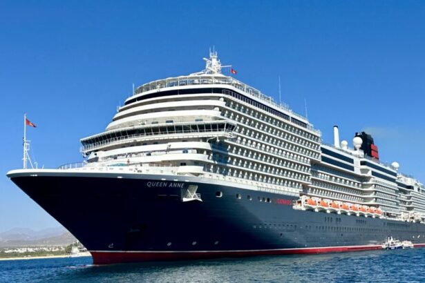Stretto di Messina, malore sulla nave Queen Anne: Guardia Costiera evacua passeggero Un passeggero anziano colto da un malore durante la navigazione della nave da crociera "Queen Anne" della Cunard Line è stato evacuato d'urgenza nelle acque dello Stretto di Messina. L'intervento della Guardia Costiera si è svolto in condizioni meteo proibitive, con il maestrale che rendeva il mare agitato al largo di Villafranca Tirrena.