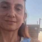 PALERMO – Una normale passeggiata con il cane si è trasformata in tragedia questa mattina a Palermo. Laura Catania, avvocata palermitana di 54 anni molto conosciuta in città, è morta dopo essere stata investita da un’auto in via Imperatore Federico. L’impatto è stato violentissimo e, nonostante il rapido intervento dei soccorsi, per la professionista non c’è stato nulla da fare.