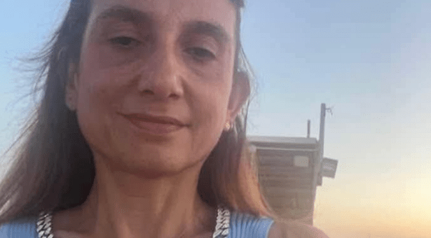 Travolta in via Imperatore Federico: Palermo piange l'avvocata Laura Catania PALERMO – Una normale passeggiata con il cane si è trasformata in tragedia questa mattina a Palermo. Laura Catania, avvocata palermitana di 54 anni molto conosciuta in città, è morta dopo essere stata investita da un’auto in via Imperatore Federico. L’impatto è stato violentissimo e, nonostante il rapido intervento dei soccorsi, per la professionista non c’è stato nulla da fare.