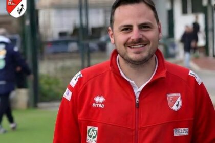 Un malore improvviso, pochi minuti, e poi il silenzio.Antonino Rattenuti, 37 anni, ex presidente e direttore generale della Don Carlo Misilmeri, imprenditore stimato e figura di riferimento per l'intera comunità, è morto nel tardo pomeriggio di ieri in una pizzeria di Misilmeri, davanti agli occhi attoniti di chi lo conosceva e gli voleva bene.