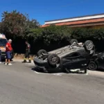 Auto ribaltata nel Palermitano: sul posto carabinieri e 118