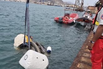 Cadavere recuperato in auto nel porto: indagini in corso