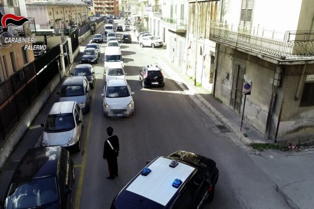 Misilmeri, minorenne spacciatore e un 23enne che aggredisce i militari: due arresti