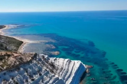 Scala dei Turchi tra le spiagge più belle d'Italia: cosa cambia per chi la visita quest'estate