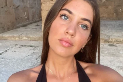 Parlava con la zia al telefono, poi il silenzio: Sofia Barillà trovata morta a 20 anni