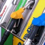 Da oggi, mercoledì 28 ottobre, fare il pieno di diesel costa un po' meno. Scatta un nuovo taglio delle accise di 4,88 centesimi al litro, Iva inclusa, che resterà in vigore fino a sabato 7 novembre.