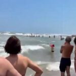 Bimbo salvato mare mosso