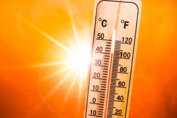 Sicilia rovente fino a 47°C: arriva una "tregua" e il calo delle temperature Caldo record in Sicilia: nella giornata di oggi, sabato 18 luglio, il termometro potrebbe toccare punte di +46°C, con picchi localizzati fino a +47°C tra la Piana di Catania e il basso nisseno. Una vera e propria morsa africana che non risparmia gran parte dell'isola.