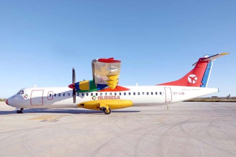 1788172831 0 paura sul volo lampedusa catania allarme incendio aereo rientra con un motore spento