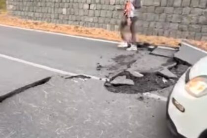 Scossa di terremoto di magnitudo 3.9, la strada si è deformata