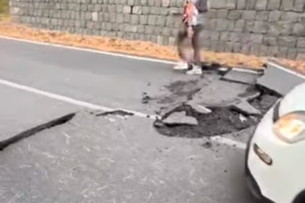 Scossa di terremoto di magnitudo 3.9, la strada si è deformata