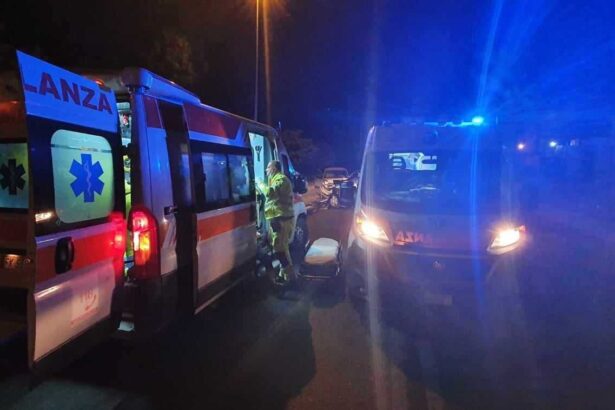 Una lite legata alla gestione dei figli è degenerata in violenza tra due ex conviventi ad Agrigento, che sono finiti al pronto soccorso dopo essersi scambiati calci, pugni e schiaffi. A evitare conseguenze più gravi è stato l'intervento tempestivo delle forze dell'ordine, allertate da una segnalazione al 112.