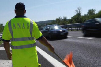 A29 – Un incidente stradale ha fermato nel pomeriggio di oggi il traffico sull'autostrada A29, nel tratto diretto a Mazara del Vallo e Trapani. Il punto critico è lo svincolo per Montelepre, dove centinaia di automobilisti sono incolonnati da più di mezz'ora.