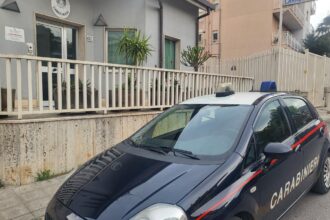 Sequestrati oltre 115 grammi di hashish, materiale per il confezionamento e circa 2.000 euro in contanti. Gli interventi condotti dai Carabinieri al termine di specifici servizi di osservazione.