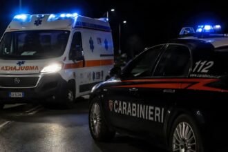Una serata come tante davanti a un minimarket, una birra con un amico e poi un boato improvviso. Un giovane di 32 anni è stato ferito da un colpo di pistola al piede, sparato a bruciapelo in corso Tukory, a due passi da Porta Sant'Agata, poco prima della mezzanotte.