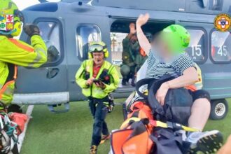 Aeronautica Militare e Soccorso Alpino e Speleologico Siciliano ancora in intervento congiunto presso la Riserva Naturale Orientata Zingaro (TP), questa volta per soccorrere una turista tedesca di 47 anni con un importante trauma ad un arto inferiore.