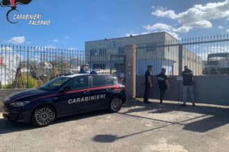 Un'attività di controllo mirata alla verifica del rispetto delle normative ambientali e della tutela della sicurezza sui luoghi di lavoro ha portato alla denuncia in stato di libertà del titolare di un'azienda operante nel settore del rimessaggio, dell'assistenza ai motori marini e della riparazione di imbarcazioni.