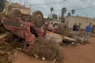 Una tromba d'aria ha colpito Marsala nella mattinata di venerdì 9 ottobre, lasciando dietro di sé muri abbattuti, tetti scoperchiati e auto rovesciate. Le segnalazioni continuano ad arrivare e il bilancio dei danni è ancora in aggiornamento.