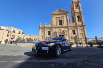 I Carabinieri del Reparto Territoriale di Termini Imerese, nello specifico della locale Stazione, hanno eseguito un’ordinanza di custodia cautelare in carcere emessa dal Giudice delle Indagini Preliminari del Tribunale termitano, su disposizione della Procura della Repubblica guidata da Angelo Vittorio Antonio Cavallo, nei confronti di un 27enne, accusato di maltrattamenti contro familiari e conviventi.
