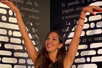 Carini ha perso Vittoria Failla, 34 anni, giovane mamma e maestra di danza, morta dopo un improvviso malore. Lascia il marito Cristian e un bambino di appena due anni. In passato aveva scelto di donare i propri organi.
