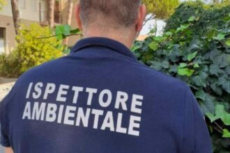 Quarantuno nuovi Ispettori ambientali per contrastare l'abbandono incontrollato dei rifiuti a Palermo. Li ha nominati il sindaco Roberto Lagalla con l'ordinanza n. 176 del 20 ottobre 2026, un provvedimento contingibile e urgente che istituisce questa figura in via sperimentale, in attesa dell'approvazione del nuovo regolamento comunale sulla gestione dei rifiuti.