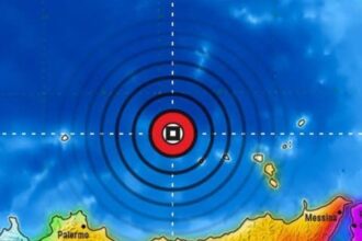 Si attenua la frequenza delle scosse nel Tirreno meridionale, ma la sequenza sismica resta ancora in corso. Dalla mattina fino al primo pomeriggio di oggi, 27 ottobre, l’INGV ha registrato tre terremoti, tutti di magnitudo contenuta.