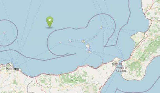 La terra non smette di tremare al largo di Palermo: 7 scosse nella notte Sciame sismico a nord-ovest di Alicudi: sette scosse nella notte, la più forte di 2.6. Controlli nelle scuole